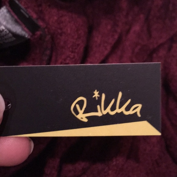 Maroon Rikka poncho - Picture 5 of 5